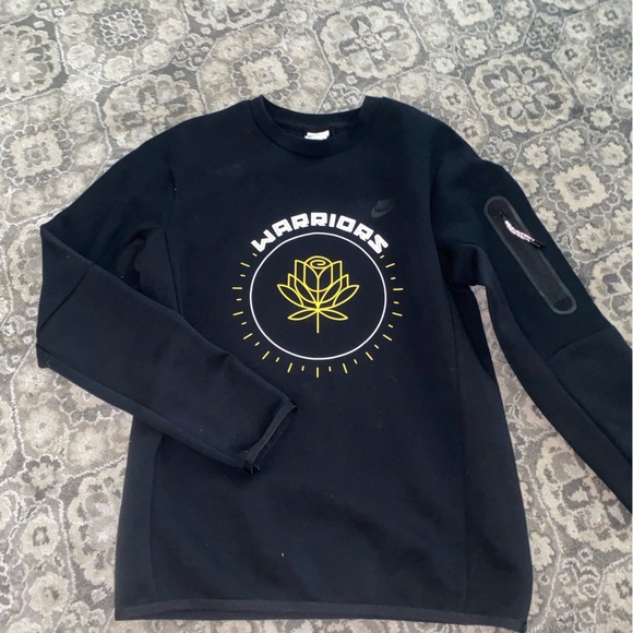 Nike Other - Men’s warriors crewneck size small never worn